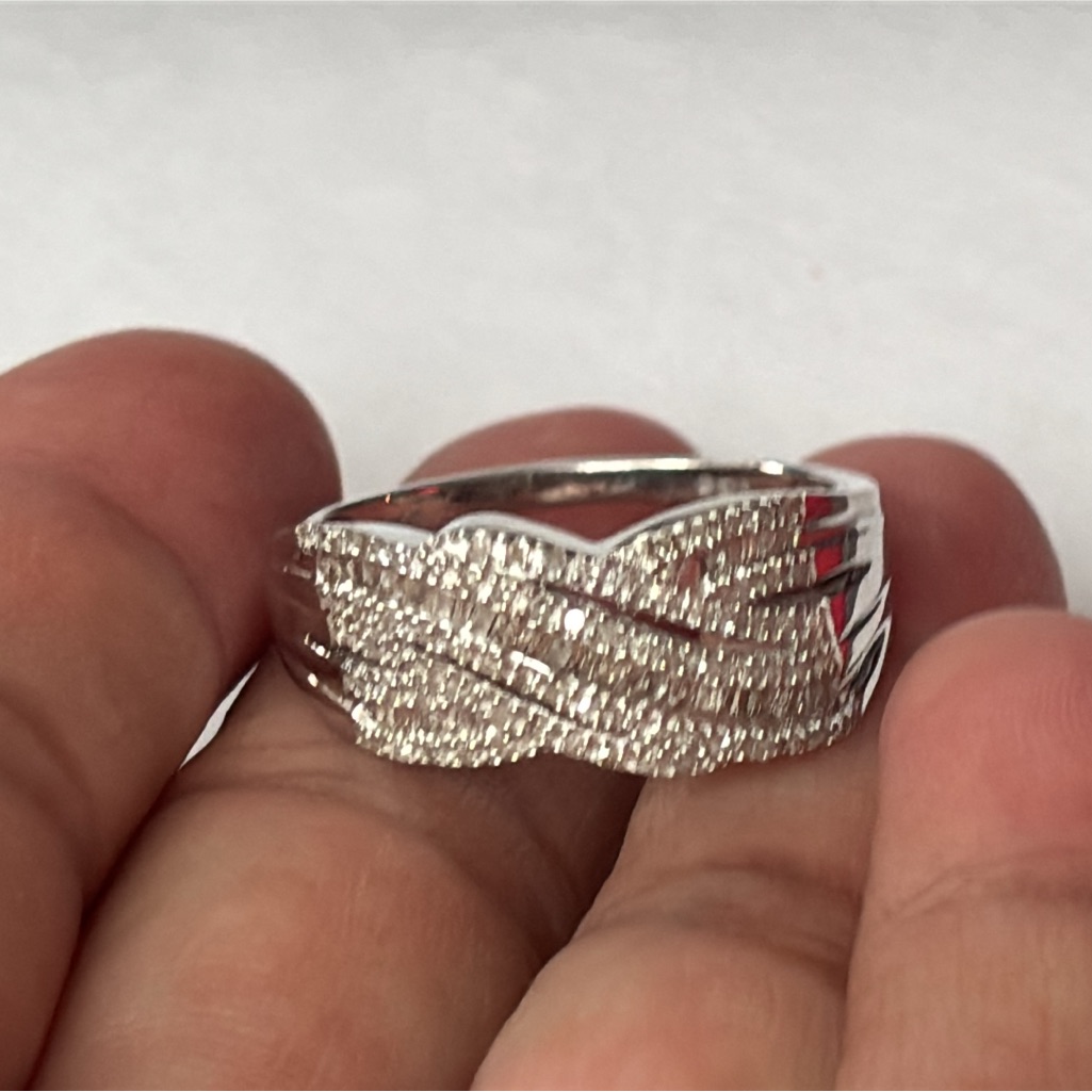 Elegant Diamond Sterling Silver Ring 110$